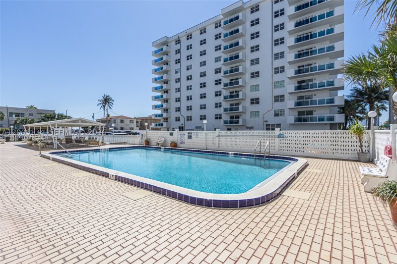 Condo for sale at Cambridge Towers 305