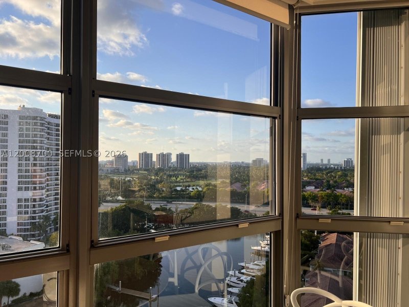 Condo for sale at Mystic Pointe 500 1605