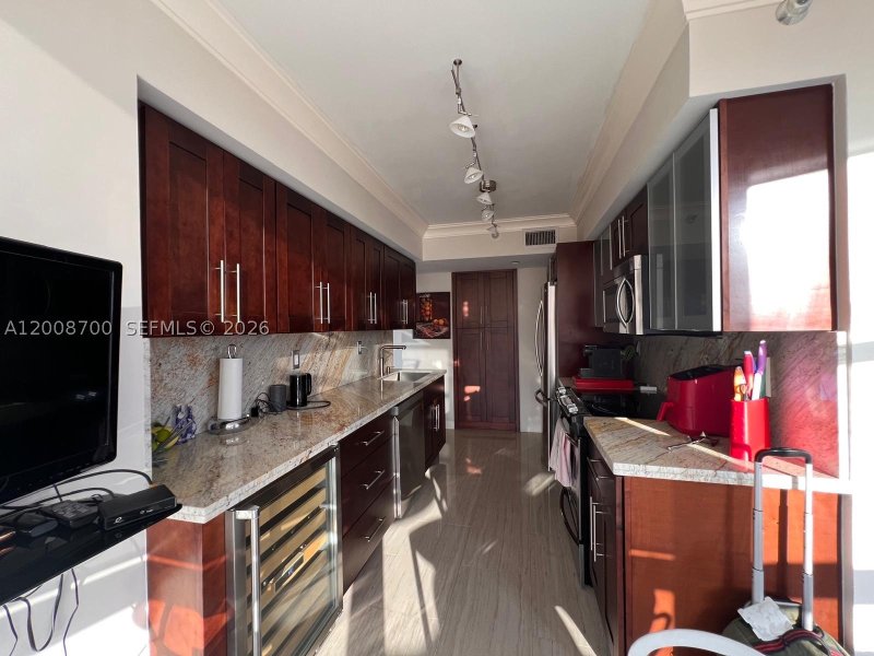Condo for sale at Mystic Pointe 500 1605