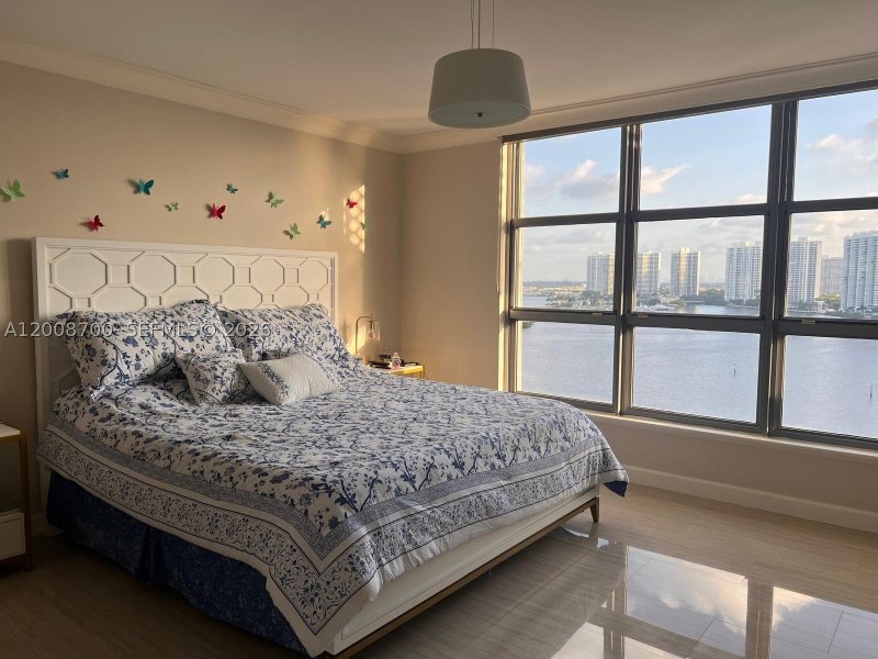 Condo for sale at Mystic Pointe 500 1605