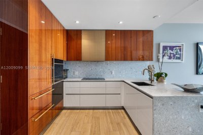 Comprar apartamento en MR. C Residences 1603