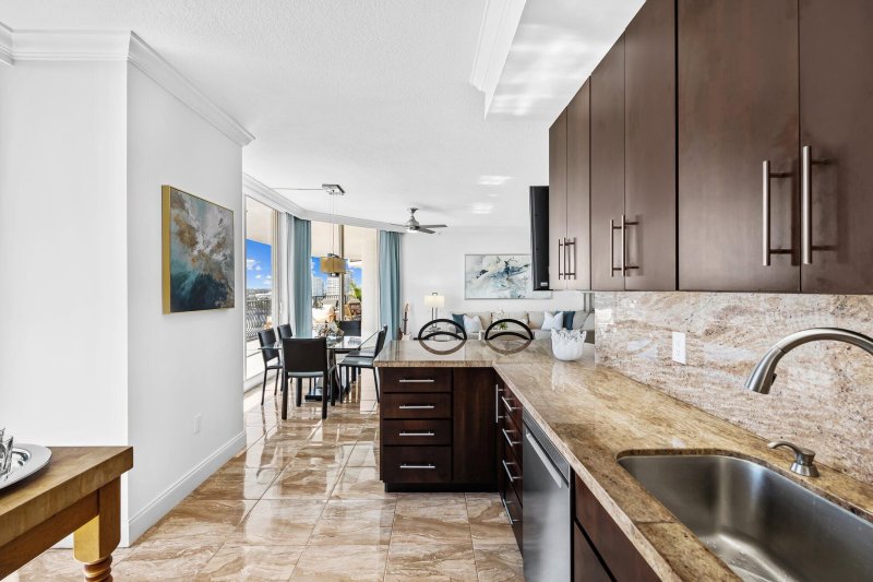 Condo for sale at Jackson Tower 1004
