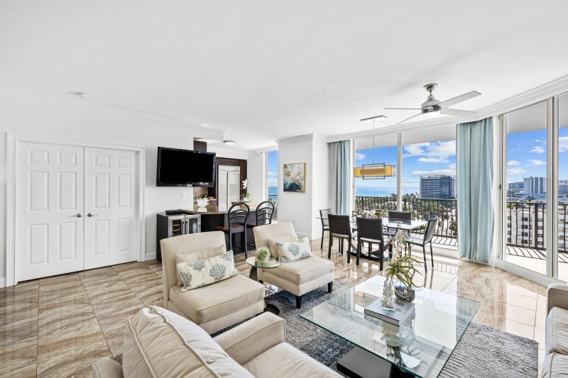Condo for sale at Jackson Tower 1004