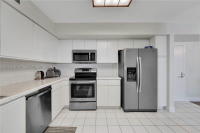Aluguel de apartamento no Mystic Pointe 400 3302