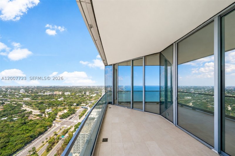 Comprar apartamento no Una Residences at Brickell 3303