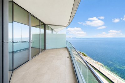 Comprar apartamento no Una Residences at Brickell 3303