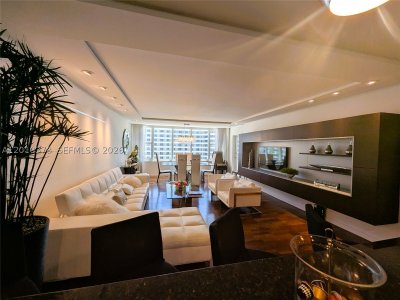 Comprar apartamento no 5600 Collins 9E