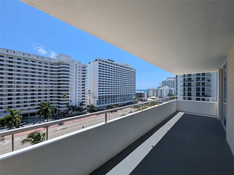 Condo for sale at 5600 Collins 9E