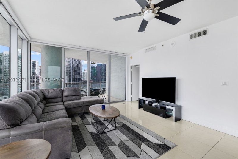 Condo for sale at The Ivy 2504