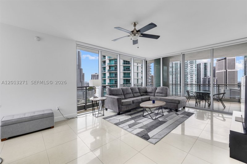 Condo for sale at The Ivy 2504