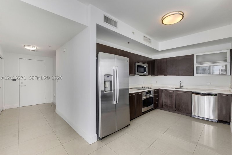 Condo for sale at The Ivy 2504