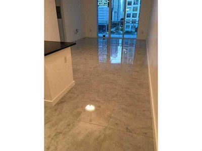 Comprar apartamento no The Plaza Tower II 701