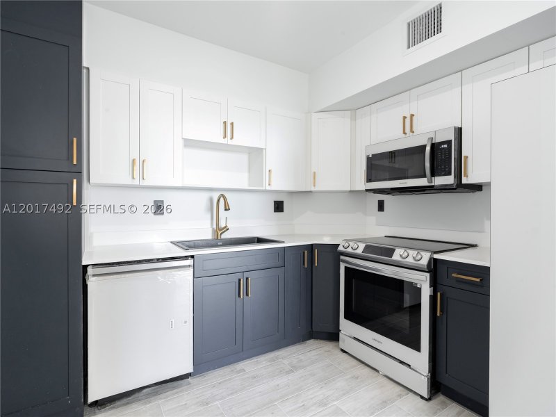Condo for sale at Arlen House 2115