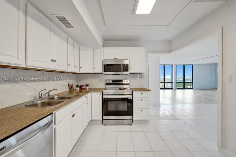 Apartment for rent at Allington Towers 16B