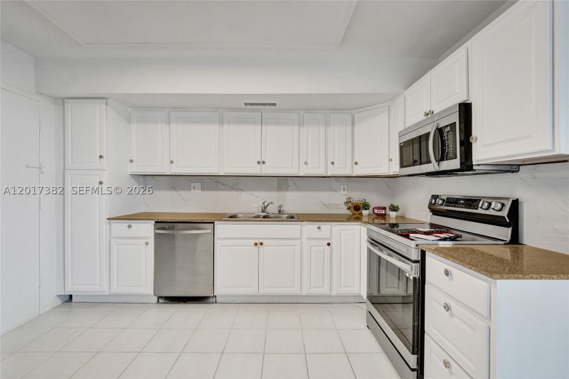Apartment for rent at Allington Towers 16B