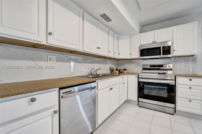 Apartment for rent at Allington Towers 16B