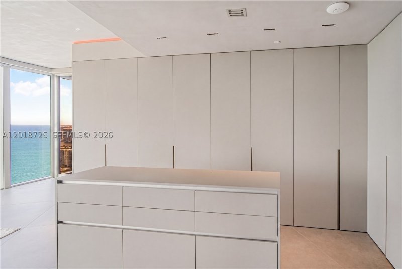 Condo for sale at Porsche Design Tower 3705