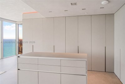 Comprar apartamento no Porsche Design Tower 3705