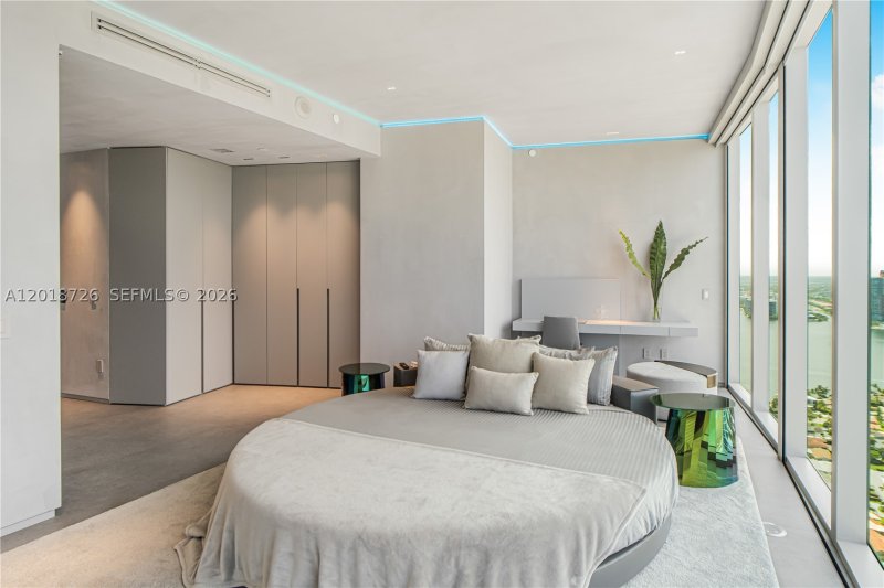 Condo for sale at Porsche Design Tower 3705