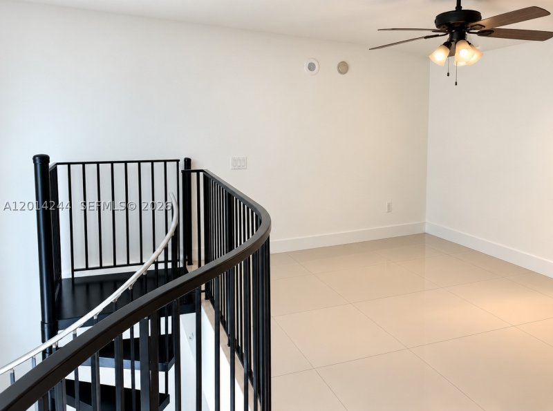 Comprar apartamento en Aston Martin Residences L-L32