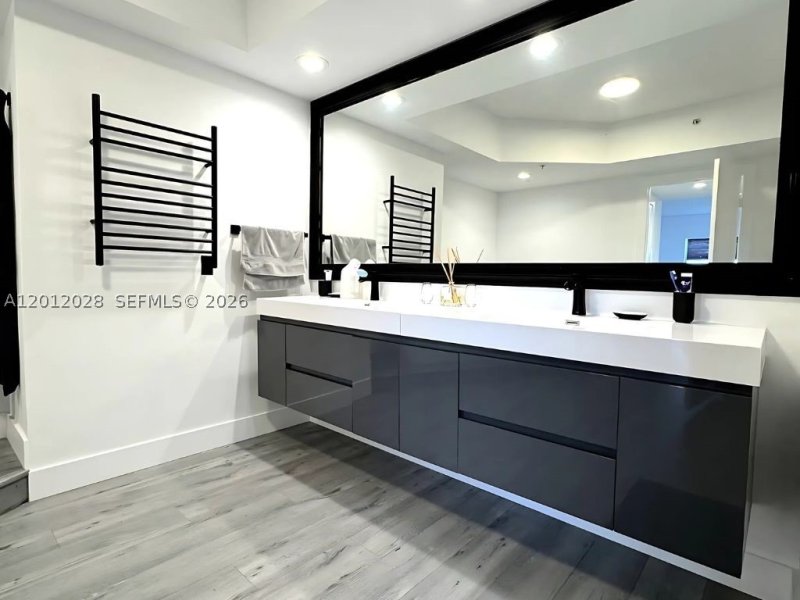 Condo for sale at One Fifty One at Biscayne 1708