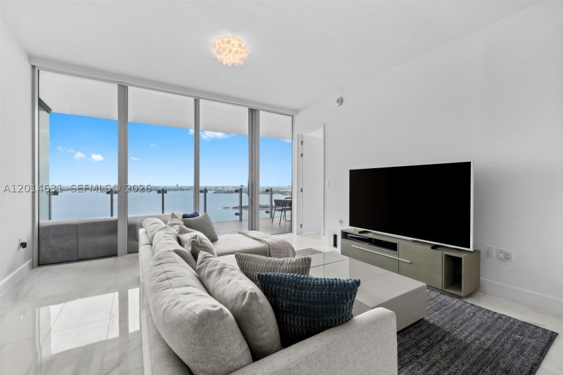 Comprar apartamento no Missoni Baia 2803