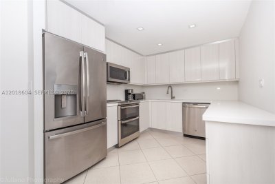 Aluguel de apartamento no Oceanside Plaza 9U