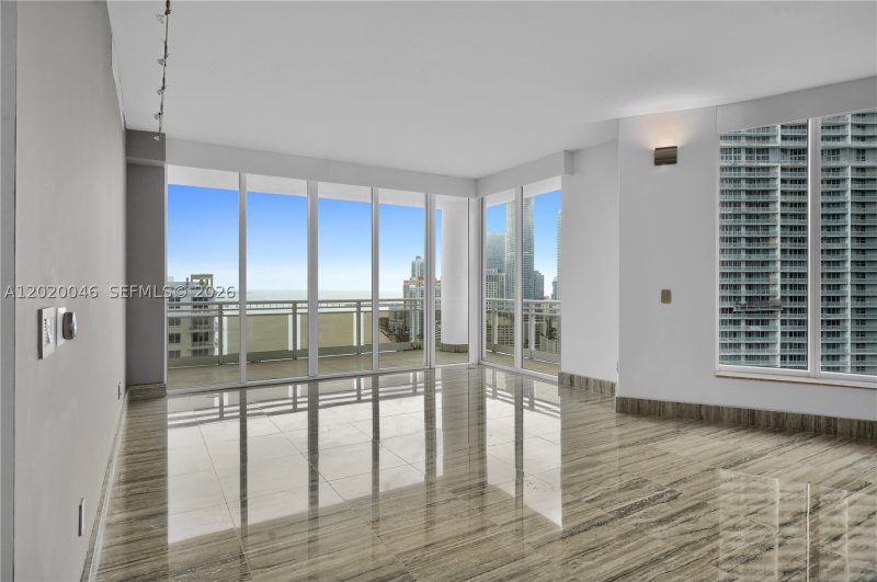 Condo for sale at Carbonell 3204