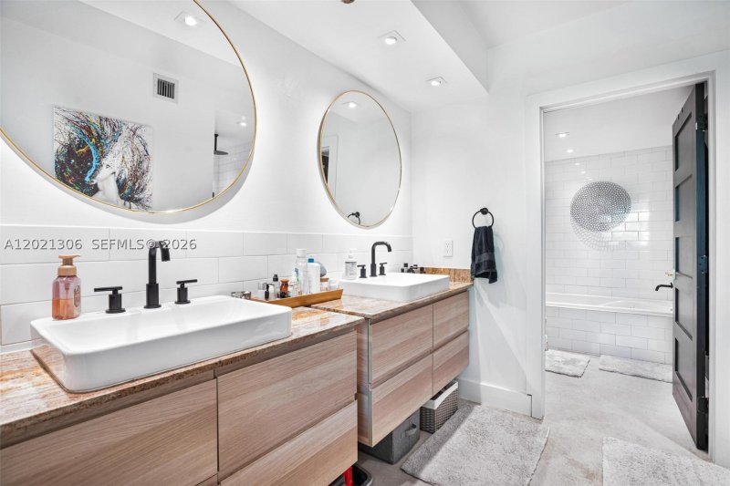 Apartment for rent at Absolute Lofts LG-5