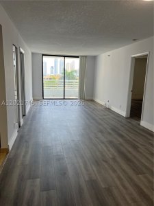 Comprar apartamento en Parc Central Aventura 616