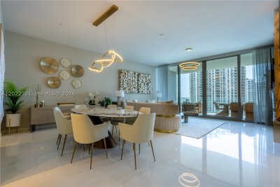 Comprar apartamento no Aston Martin Residences 2203C