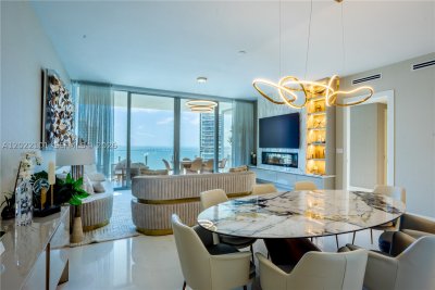 Comprar apartamento no Aston Martin Residences 2203C