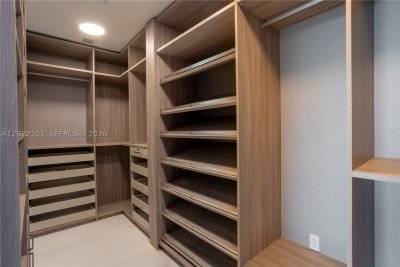Comprar apartamento no Aston Martin Residences 2203C
