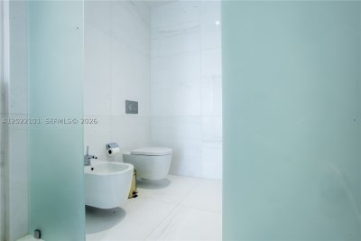 Comprar apartamento no Aston Martin Residences 2203C