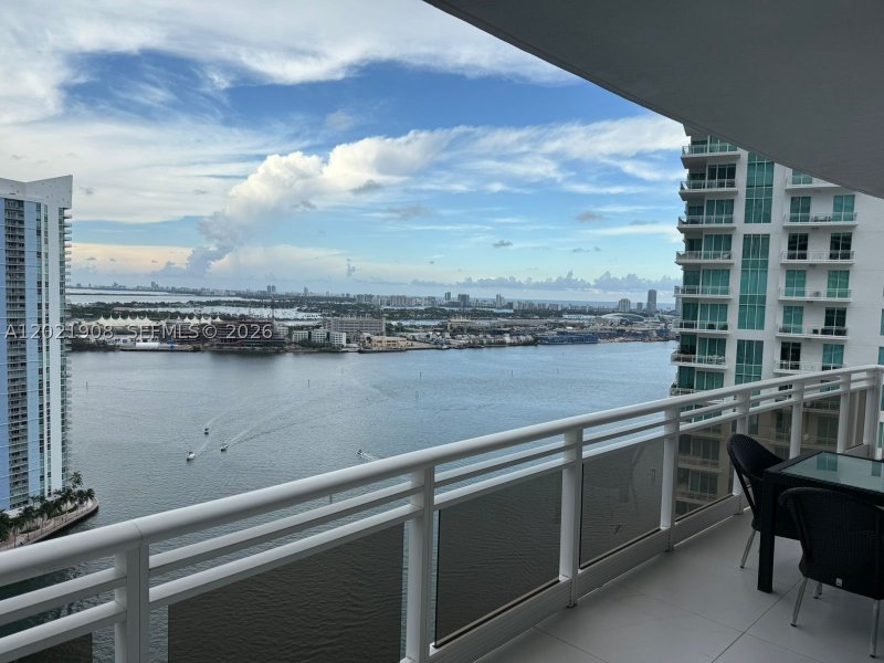 Comprar apartamento no Carbonell 3307