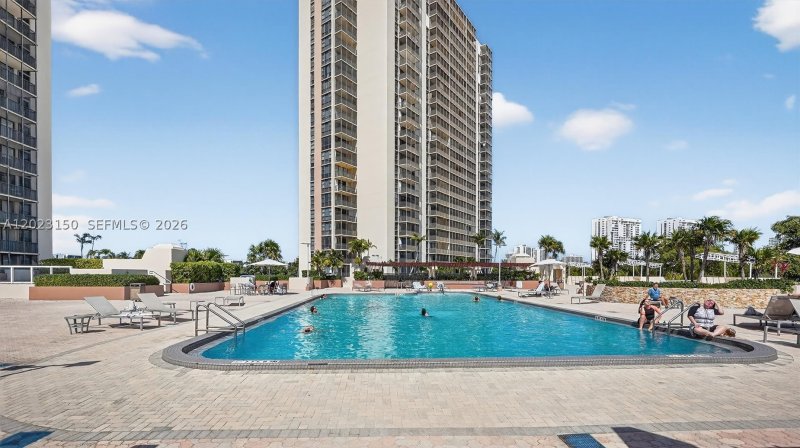 Apartment for rent at Coronado I 502