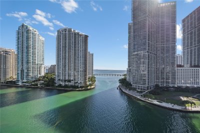 Comprar apartamento no Aston Martin Residences 1102