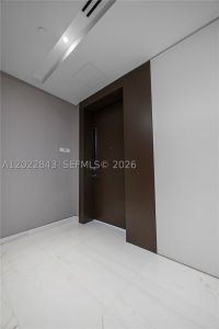 Comprar apartamento no Aston Martin Residences 1102