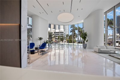 Comprar apartamento no Aston Martin Residences 1102