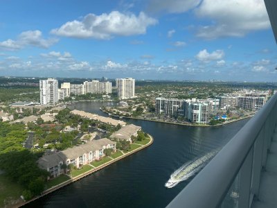 Comprar apartamento en Hyde Beach House R2104