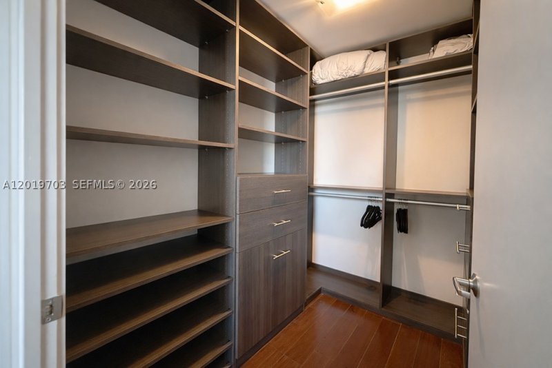 Apartment for rent at Avenue on Brickell 1050 Tower 2210