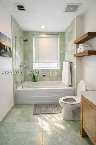 Apartment for rent at Avenue on Brickell 1050 Tower 2210