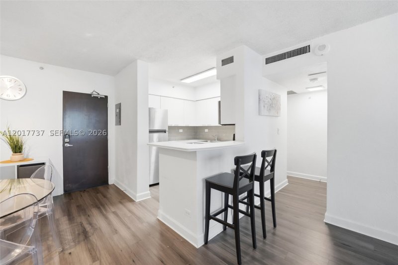 Condo for sale at Flamingo 666S
