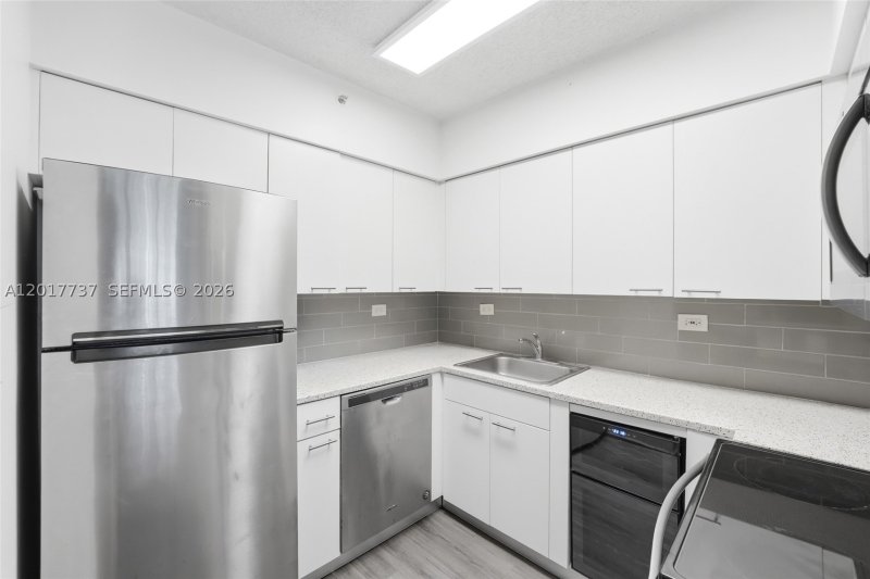 Condo for sale at Flamingo 666S