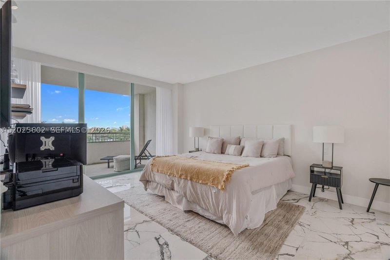 Apartment for rent at Ritz Carlton Coconut Grove 605