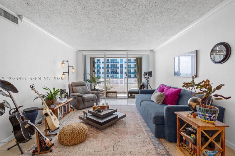 Condo for sale at Kennedy House 15M