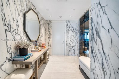 Comprar apartamento no Ritz Carlton Residences Sunny Isles 802