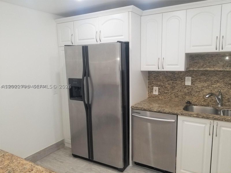 Condo for sale at Arlen House 208