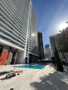 Comprar apartamento no 50 Biscayne 2401