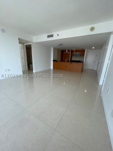 Comprar apartamento no 50 Biscayne 2401